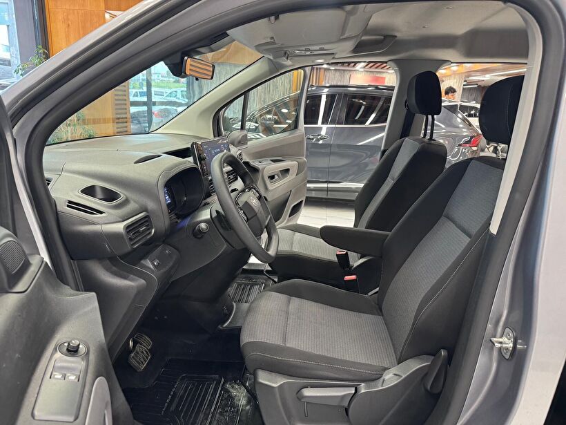 2025 Dizel Otomatik Toyota Proace City Gri Polat Araç Dizayn Otomotiv İnşaat Sanayi Ve Ticaret Limited Şirketi