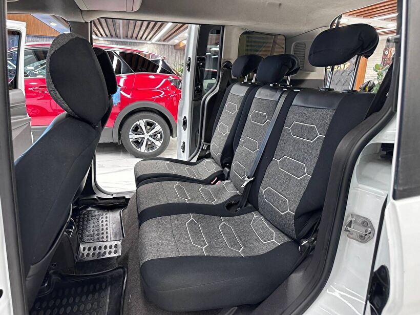 2015 Dizel Manuel Ford Tourneo Connect Beyaz Polat Araç Dizayn Otomotiv İnşaat Sanayi Ve Ticaret Limited Şirketi