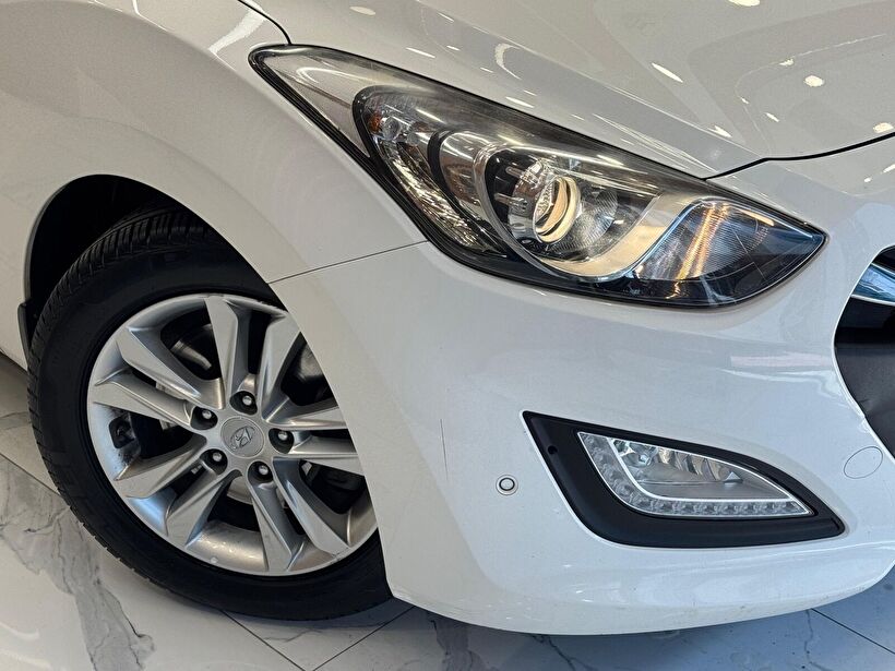 2014 Dizel Otomatik Hyundai i30 Beyaz Polat Araç Dizayn Otomotiv İnşaat Sanayi Ve Ticaret Limited Şirketi