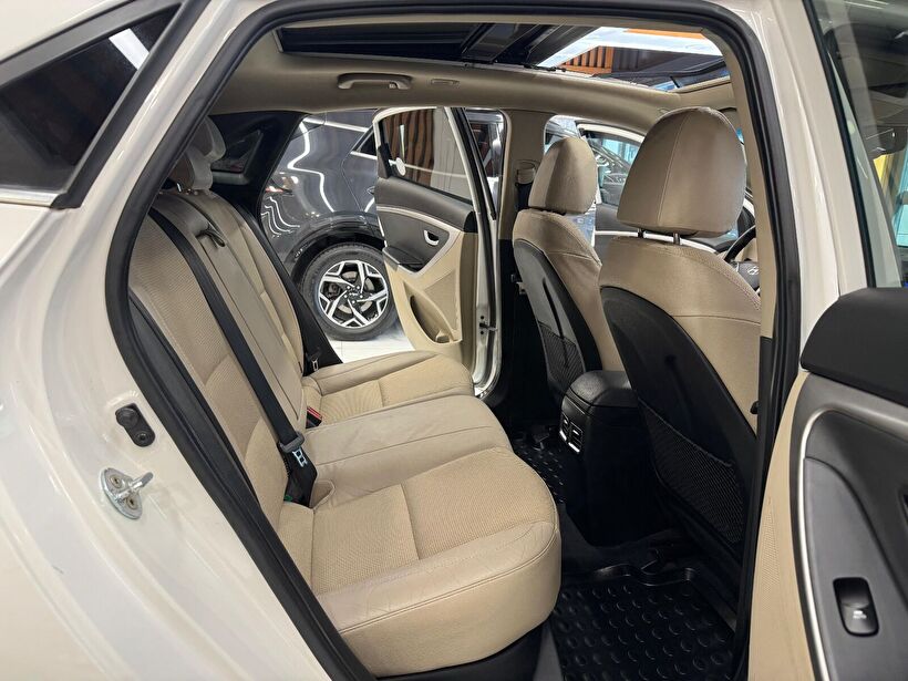 2014 Dizel Otomatik Hyundai i30 Beyaz Polat Araç Dizayn Otomotiv İnşaat Sanayi Ve Ticaret Limited Şirketi