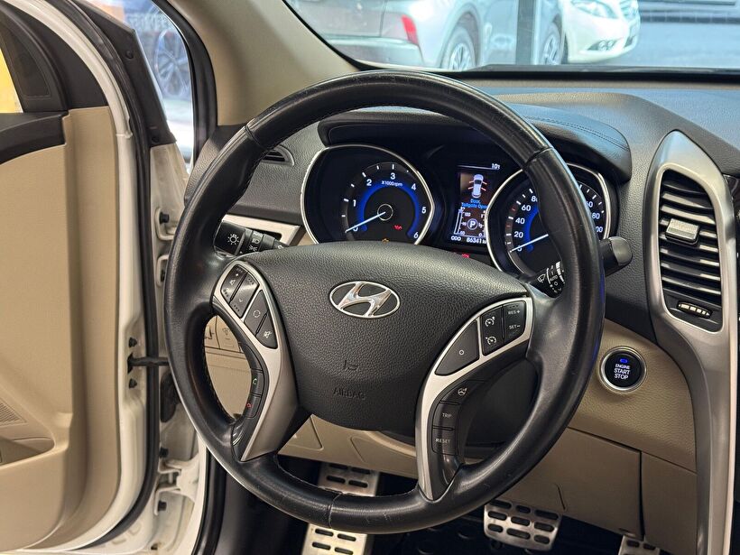 2014 Dizel Otomatik Hyundai i30 Beyaz Polat Araç Dizayn Otomotiv İnşaat Sanayi Ve Ticaret Limited Şirketi