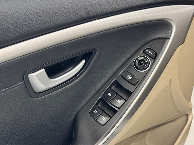 2014 Dizel Otomatik Hyundai i30 Beyaz Polat Araç Dizayn Otomotiv İnşaat Sanayi Ve Ticaret Limited Şirketi