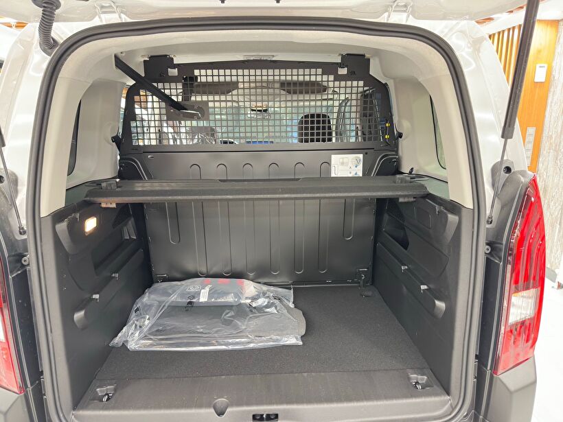 2025 Dizel Otomatik Peugeot Rifter Beyaz Polat Araç Dizayn Otomotiv İnşaat Sanayi Ve Ticaret Limited Şirketi