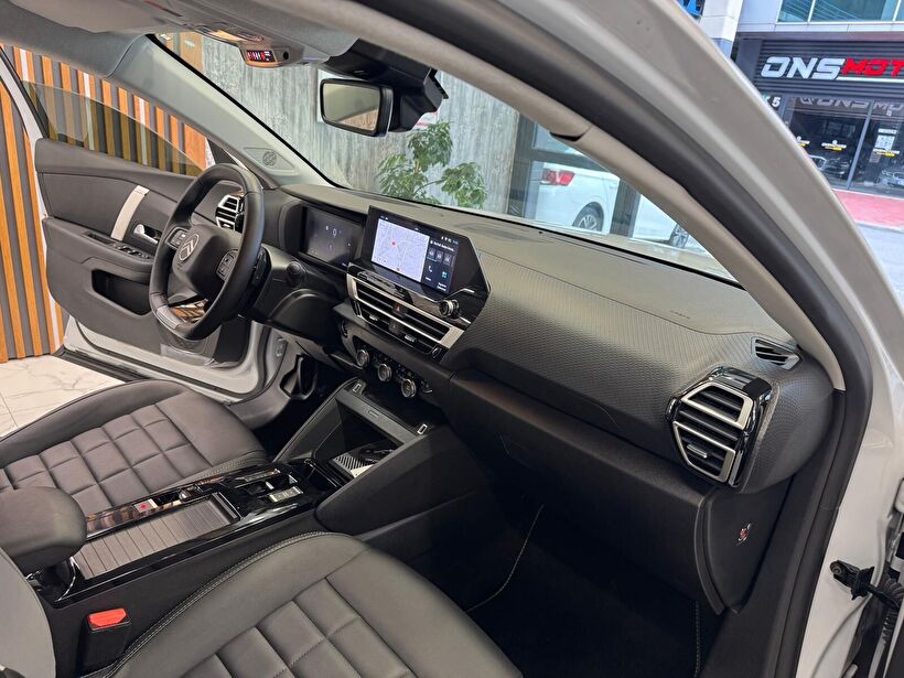 2025 Benzin Otomatik Citroen C4 X Beyaz Polat Araç Dizayn Otomotiv İnşaat Sanayi Ve Ticaret Limited Şirketi