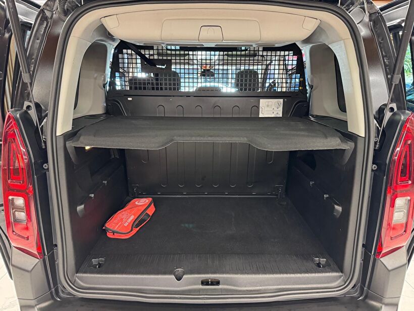 2024 Dizel Otomatik Fiat Doblo Siyah Polat Araç Dizayn Otomotiv İnşaat Sanayi Ve Ticaret Limited Şirketi