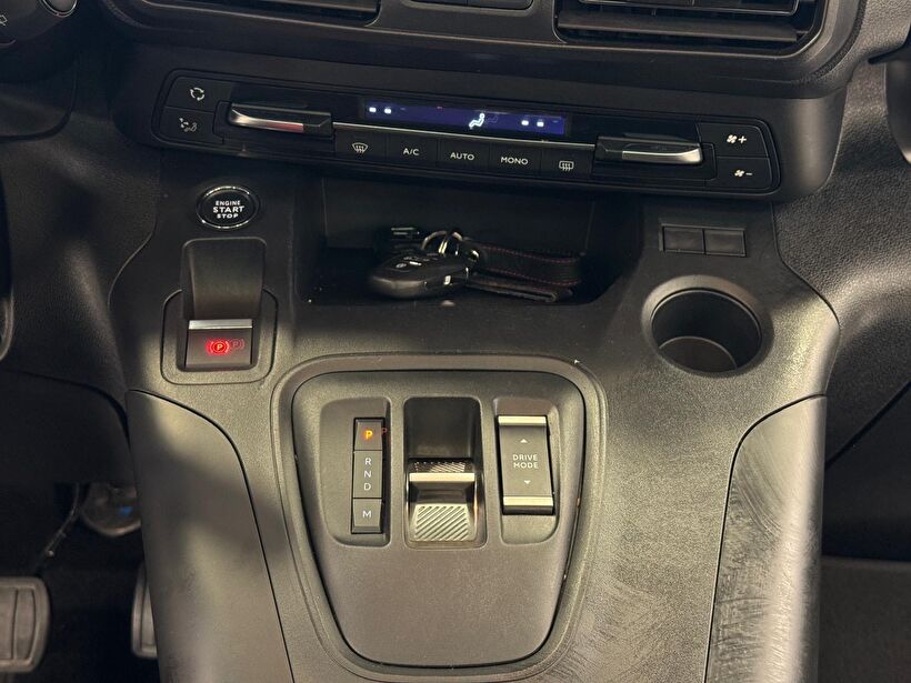 2024 Dizel Otomatik Fiat Doblo Siyah Polat Araç Dizayn Otomotiv İnşaat Sanayi Ve Ticaret Limited Şirketi