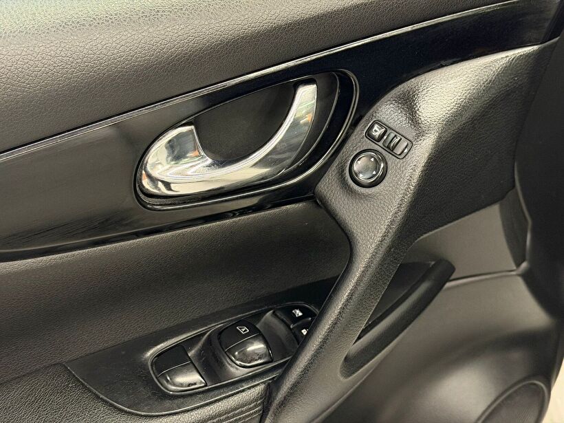 2015 Dizel Otomatik Nissan Qashqai Beyaz Polat Araç Dizayn Otomotiv İnşaat Sanayi Ve Ticaret Limited Şirketi