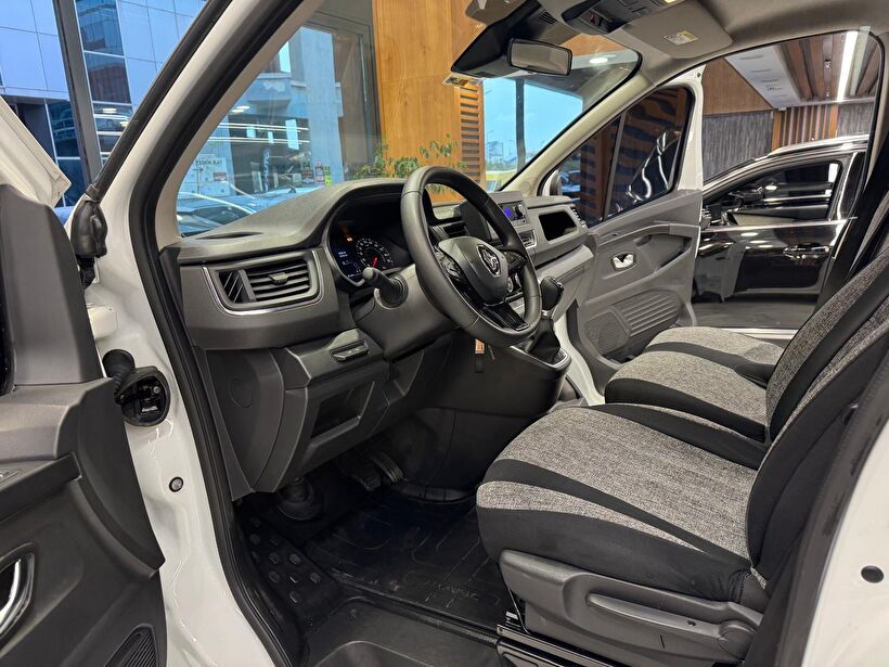 2023 Dizel Otomatik Renault Trafic Combi Beyaz Polat Araç Dizayn Otomotiv İnşaat Sanayi Ve Ticaret Limited Şirketi