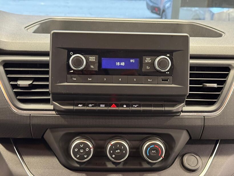 2023 Dizel Otomatik Renault Trafic Combi Beyaz Polat Araç Dizayn Otomotiv İnşaat Sanayi Ve Ticaret Limited Şirketi