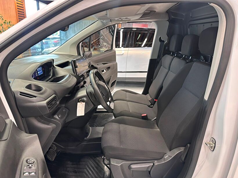 2025 Dizel Otomatik Peugeot Partner Beyaz Polat Araç Dizayn Otomotiv İnşaat Sanayi Ve Ticaret Limited Şirketi