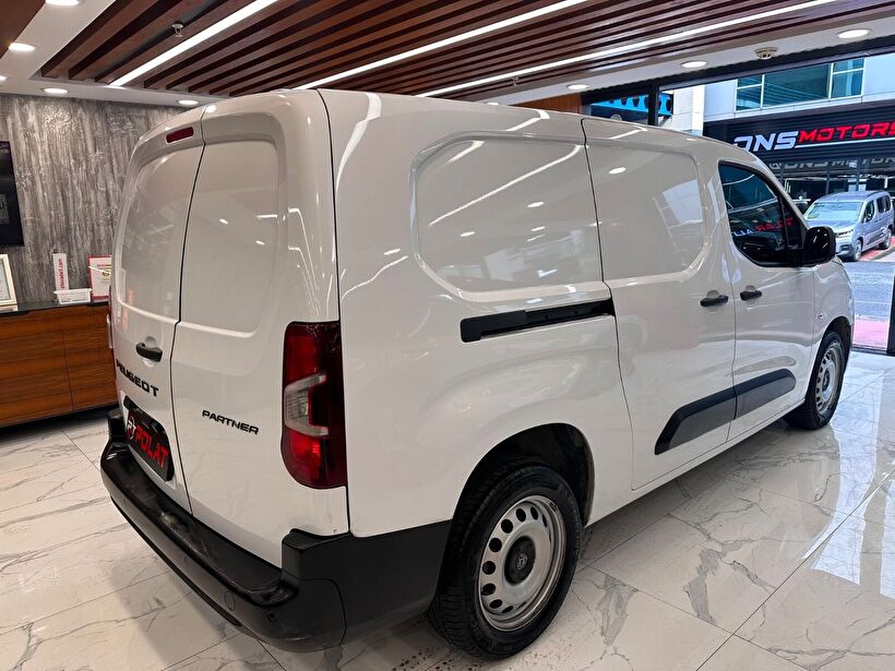 2025 Dizel Otomatik Peugeot Partner Beyaz Polat Araç Dizayn Otomotiv İnşaat Sanayi Ve Ticaret Limited Şirketi