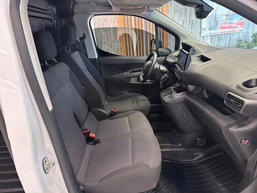 2025 Dizel Otomatik Peugeot Partner Beyaz Polat Araç Dizayn Otomotiv İnşaat Sanayi Ve Ticaret Limited Şirketi