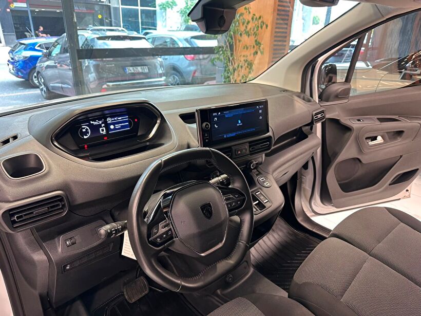 2025 Dizel Otomatik Peugeot Partner Beyaz Polat Araç Dizayn Otomotiv İnşaat Sanayi Ve Ticaret Limited Şirketi