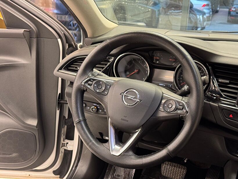 2020 Dizel Otomatik Opel Insignia Beyaz Polat Araç Dizayn Otomotiv İnşaat Sanayi Ve Ticaret Limited Şirketi