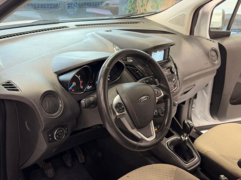 2022 Benzin Manuel Ford Tourneo Courier Beyaz Polat Araç Dizayn Otomotiv İnşaat Sanayi Ve Ticaret Limited Şirketi
