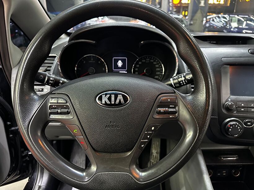 2017 Dizel Otomatik Kia Cerato Siyah Polat Araç Dizayn Otomotiv İnşaat Sanayi Ve Ticaret Limited Şirketi