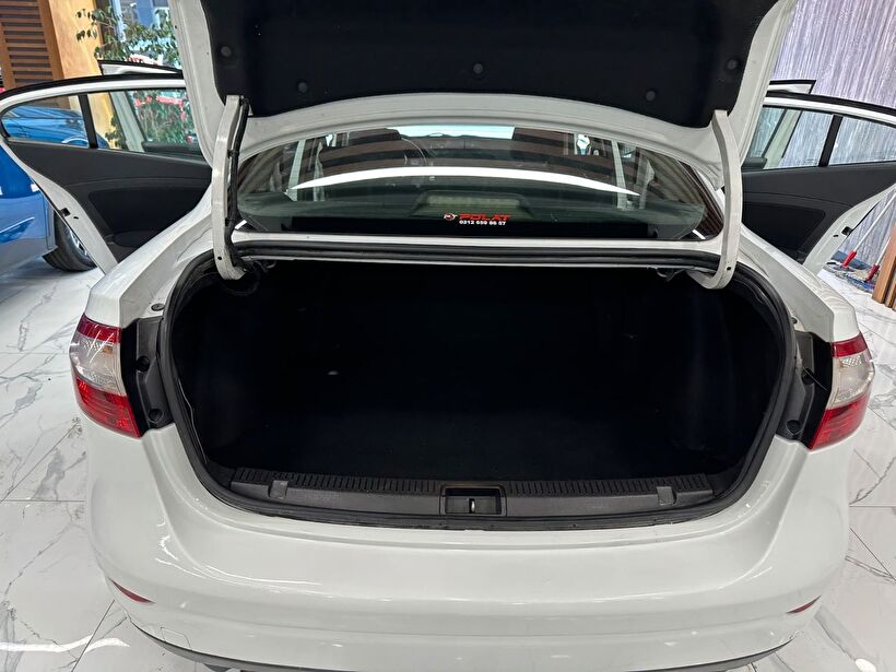 2013 Dizel Manuel Renault Fluence Beyaz Polat Araç Dizayn Otomotiv İnşaat Sanayi Ve Ticaret Limited Şirketi