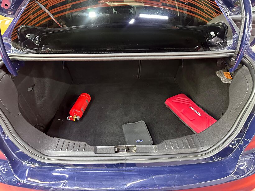 2015 Dizel Otomatik Ford Focus Mavi Polat Araç Dizayn Otomotiv İnşaat Sanayi Ve Ticaret Limited Şirketi