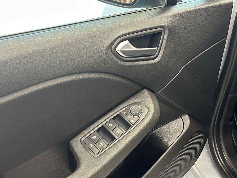 2024 Benzin Otomatik Renault Clio Gri Polat Araç Dizayn Otomotiv İnşaat Sanayi Ve Ticaret Limited Şirketi