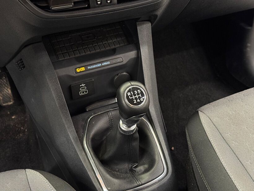 2025 Dizel Manuel Ford Tourneo Courier Beyaz Polat Araç Dizayn Otomotiv İnşaat Sanayi Ve Ticaret Limited Şirketi