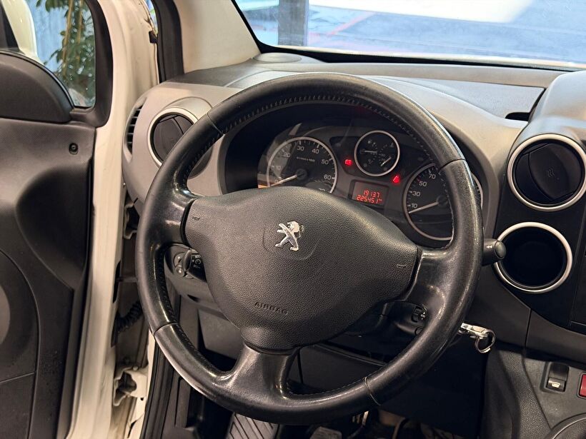 2017 Dizel Manuel Peugeot Partner Beyaz Polat Araç Dizayn Otomotiv İnşaat Sanayi Ve Ticaret Limited Şirketi