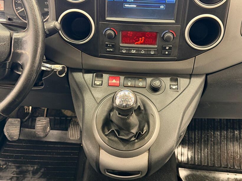 2017 Dizel Manuel Peugeot Partner Beyaz Polat Araç Dizayn Otomotiv İnşaat Sanayi Ve Ticaret Limited Şirketi