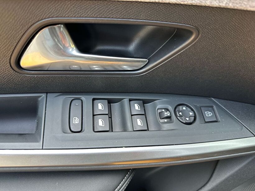 2025 Hybrid Otomatik Peugeot 3008 Gri Polat Araç Dizayn Otomotiv İnşaat Sanayi Ve Ticaret Limited Şirketi