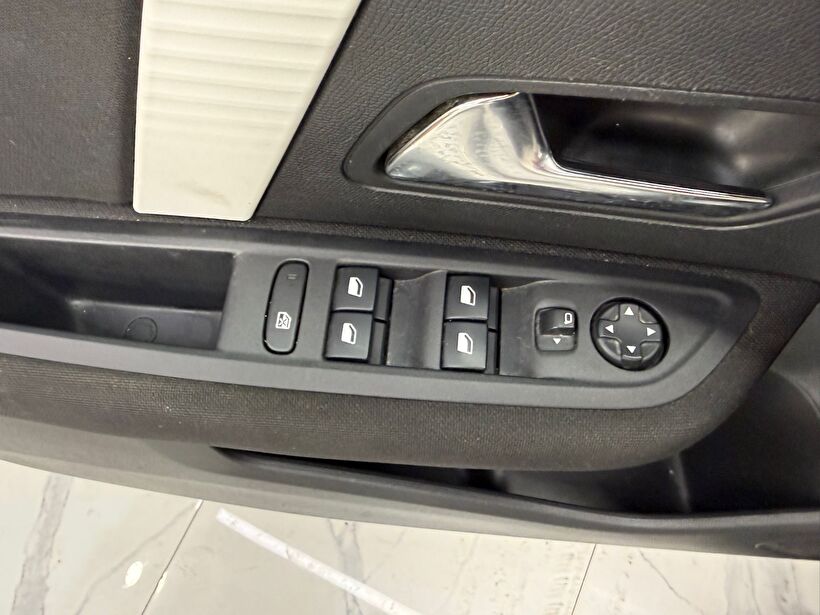 2022 Benzin Otomatik Citroen C4 Beyaz Polat Araç Dizayn Otomotiv İnşaat Sanayi Ve Ticaret Limited Şirketi