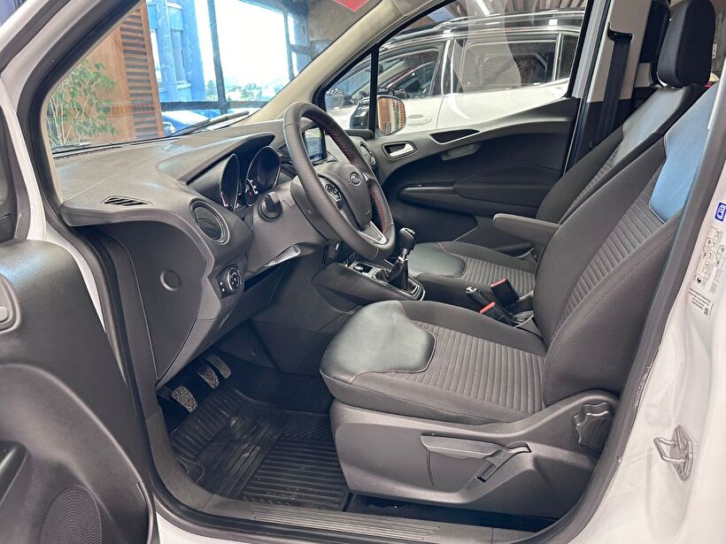 2023 Dizel Manuel Ford Tourneo Courier Beyaz Polat Araç Dizayn Otomotiv İnşaat Sanayi Ve Ticaret Limited Şirketi