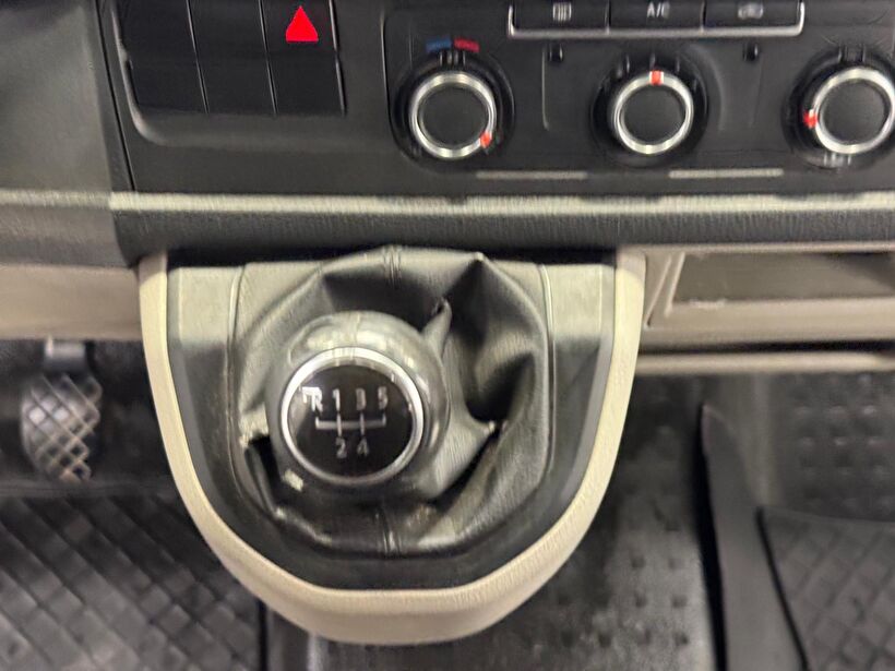 2024 Dizel Otomatik Volkswagen Transporter Gri Polat Araç Dizayn Otomotiv İnşaat Sanayi Ve Ticaret Limited Şirketi