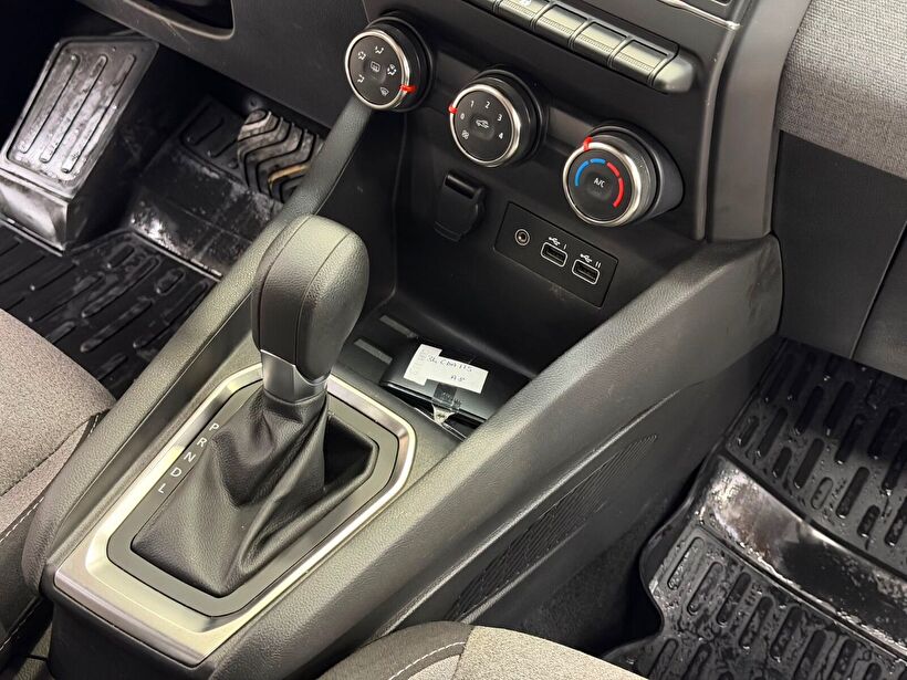 2024 Benzin Otomatik Renault Clio Siyah Polat Araç Dizayn Otomotiv İnşaat Sanayi Ve Ticaret Limited Şirketi