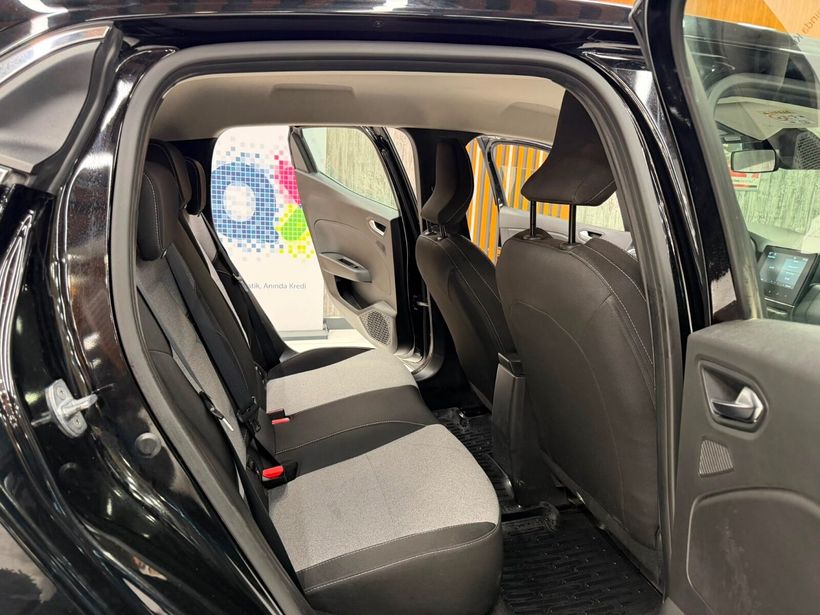 2024 Benzin Otomatik Renault Clio Siyah Polat Araç Dizayn Otomotiv İnşaat Sanayi Ve Ticaret Limited Şirketi