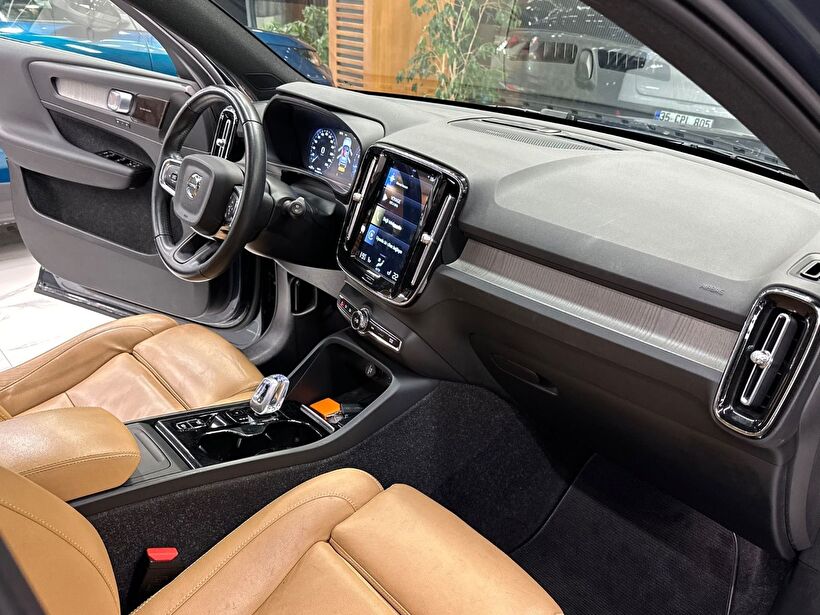 2021 Benzin Otomatik Volvo XC40 Mavi Polat Araç Dizayn Otomotiv İnşaat Sanayi Ve Ticaret Limited Şirketi