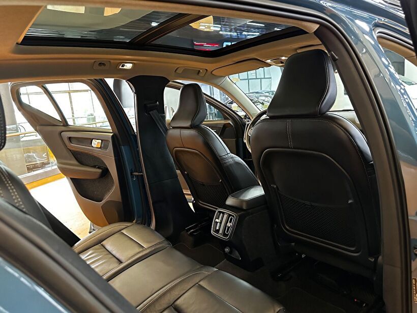 2022 Benzin Otomatik Volvo XC40 Mavi Polat Araç Dizayn Otomotiv İnşaat Sanayi Ve Ticaret Limited Şirketi