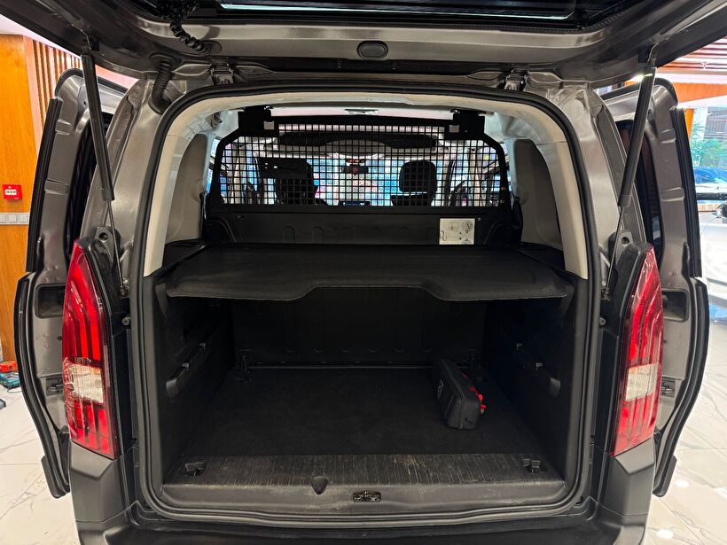 2024 Benzin Otomatik Fiat Fiorino Combi Beyaz Polat Araç Dizayn Otomotiv İnşaat Sanayi Ve Ticaret Limited Şirketi