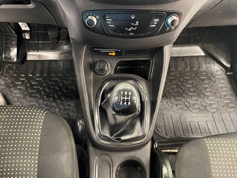 2015 Dizel Manuel Ford Tourneo Courier Beyaz Polat Araç Dizayn Otomotiv İnşaat Sanayi Ve Ticaret Limited Şirketi