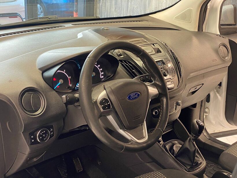 2015 Dizel Manuel Ford Tourneo Courier Beyaz Polat Araç Dizayn Otomotiv İnşaat Sanayi Ve Ticaret Limited Şirketi