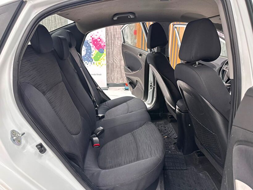2016 Dizel Otomatik Hyundai Accent Blue Beyaz Polat Araç Dizayn Otomotiv İnşaat Sanayi Ve Ticaret Limited Şirketi