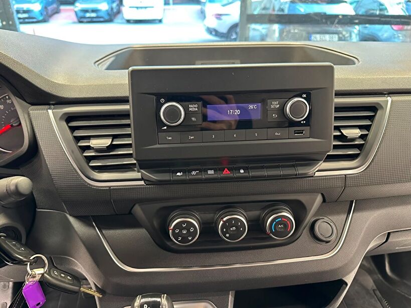 2024 Dizel Otomatik Renault Trafic Beyaz Polat Araç Dizayn Otomotiv İnşaat Sanayi Ve Ticaret Limited Şirketi