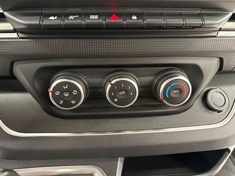 2024 Dizel Otomatik Renault Trafic Beyaz Polat Araç Dizayn Otomotiv İnşaat Sanayi Ve Ticaret Limited Şirketi