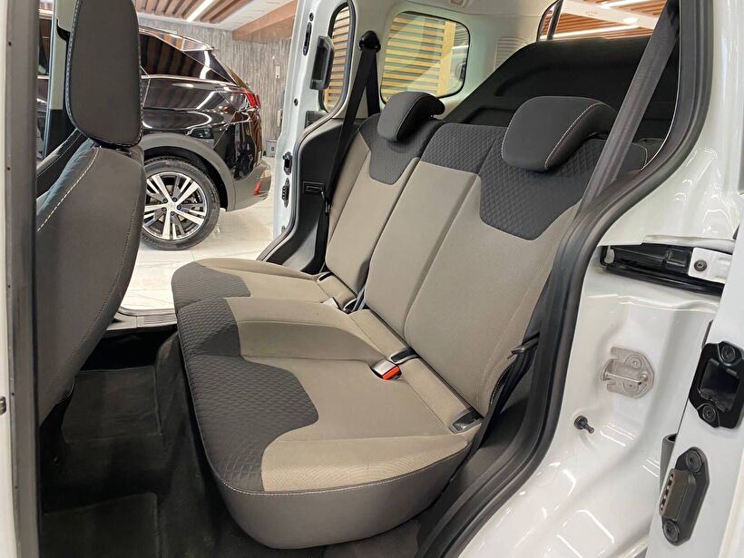 2023 Dizel Manuel Ford Tourneo Courier Beyaz Polat Araç Dizayn Otomotiv İnşaat Sanayi Ve Ticaret Limited Şirketi