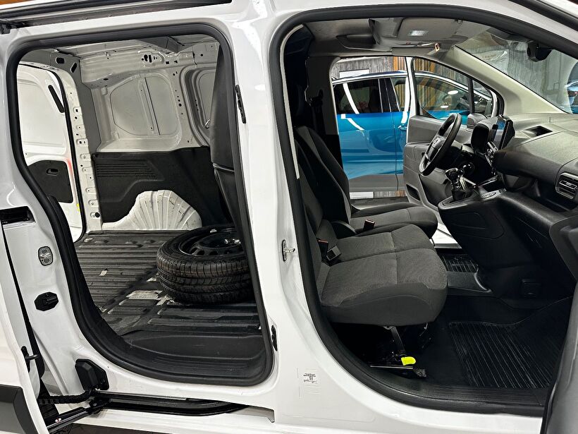 2025 Dizel Manuel Opel Combo Cargo Beyaz Polat Araç Dizayn Otomotiv İnşaat Sanayi Ve Ticaret Limited Şirketi