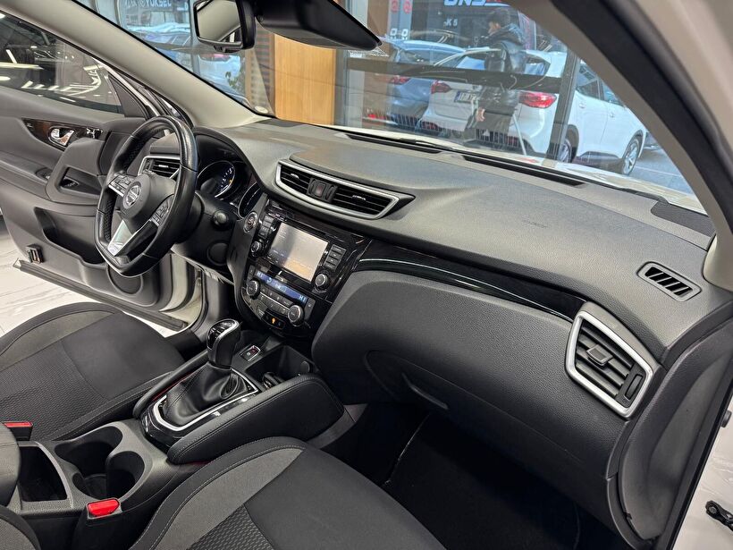 2020 Dizel Otomatik Nissan Qashqai Beyaz Polat Araç Dizayn Otomotiv İnşaat Sanayi Ve Ticaret Limited Şirketi
