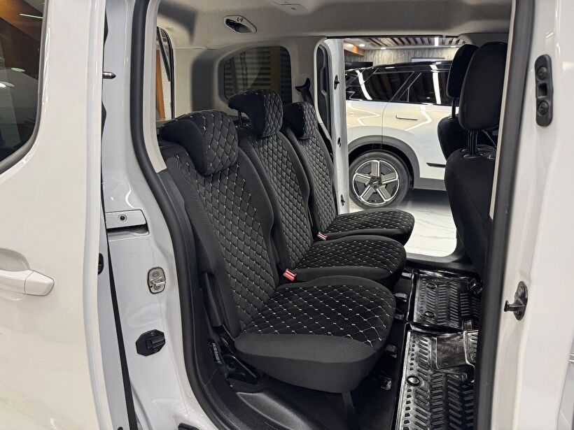 2023 Dizel Otomatik Opel Combo Life Beyaz Polat Araç Dizayn Otomotiv İnşaat Sanayi Ve Ticaret Limited Şirketi