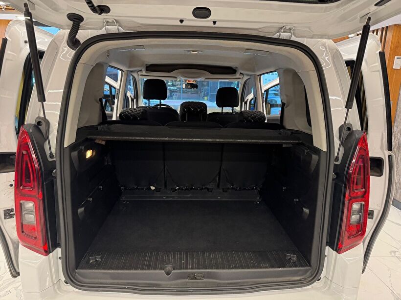 2023 Dizel Otomatik Opel Combo Life Beyaz Polat Araç Dizayn Otomotiv İnşaat Sanayi Ve Ticaret Limited Şirketi