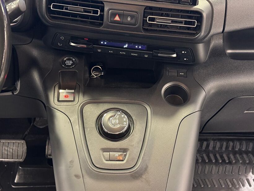 2023 Dizel Otomatik Opel Combo Life Beyaz Polat Araç Dizayn Otomotiv İnşaat Sanayi Ve Ticaret Limited Şirketi