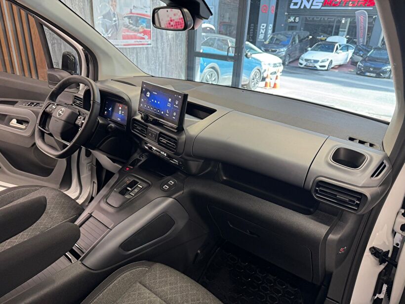 2025 Dizel Otomatik Opel Combo Life Beyaz Polat Araç Dizayn Otomotiv İnşaat Sanayi Ve Ticaret Limited Şirketi
