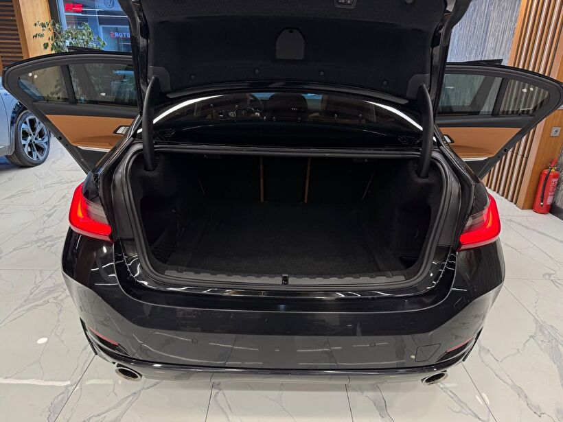 2024 Benzin Otomatik BMW 3 Serisi Siyah Polat Araç Dizayn Otomotiv İnşaat Sanayi Ve Ticaret Limited Şirketi