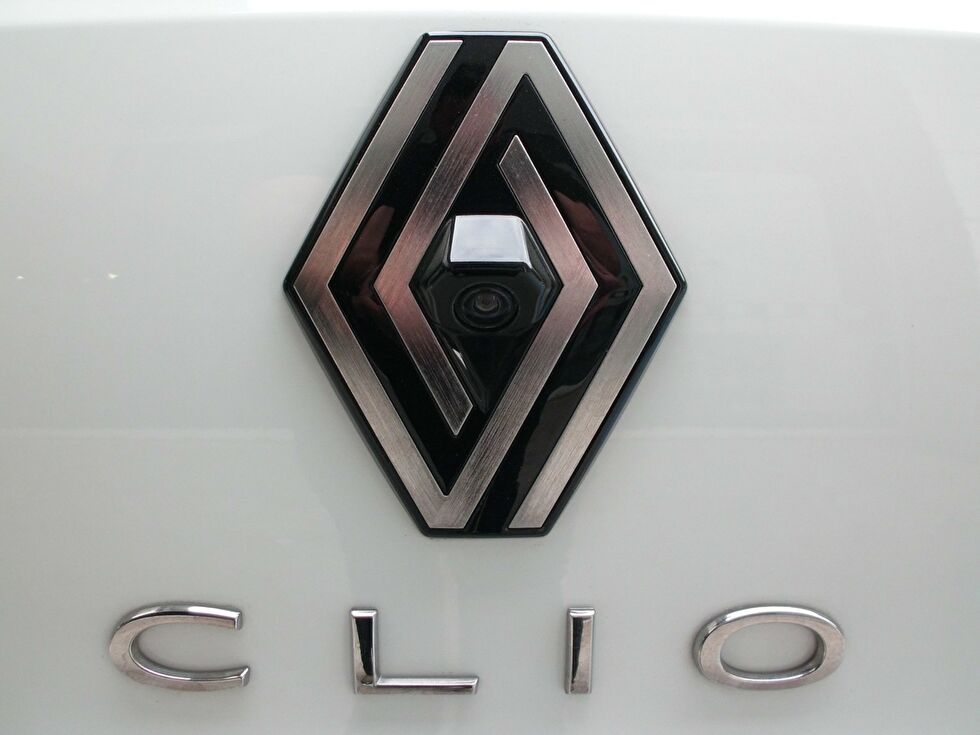 2024 Benzin Otomatik Renault Clio Beyaz Yusuf Baysal Otomotiv Sanayi Ve Ticaret Anonim Şirketi