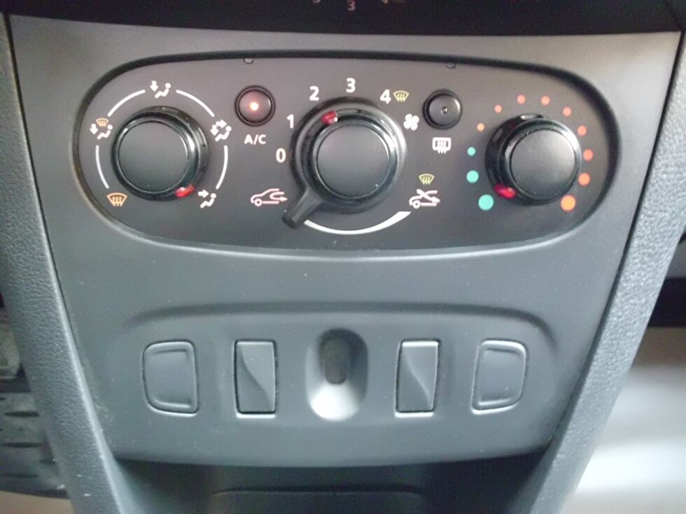 2019 Benzin + LPG Manuel Dacia Logan Beyaz Yusuf Baysal Otomotiv Sanayi Ve Ticaret Anonim Şirketi